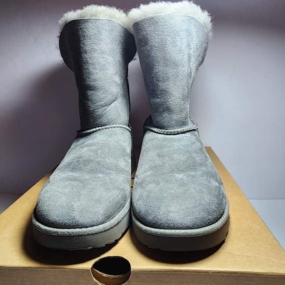 UGG Women's Gray Classic Cuff Short SIZE 7 - Picture 7 of 10